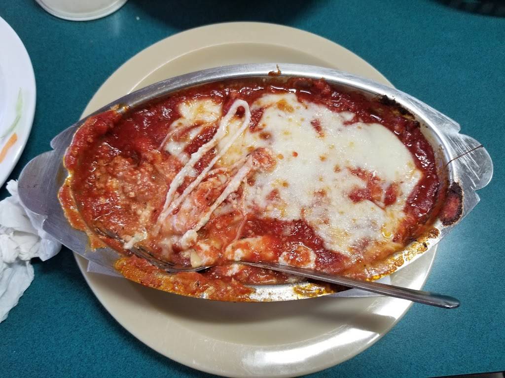 Giavannis Pizza | restaurant | 1108 E Clark Ave, Santa Maria, CA 93455, USA | 8059348555 OR +1 805-934-8555