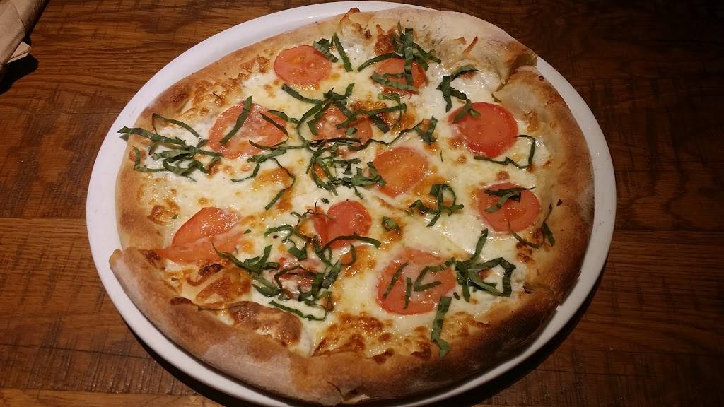 California Pizza Kitchen at Rolling Hills | restaurant | 25304 Crenshaw Blvd, Rolling Hills Rd, Torrance, CA 90505, USA | 3105395410 OR +1 310-539-5410