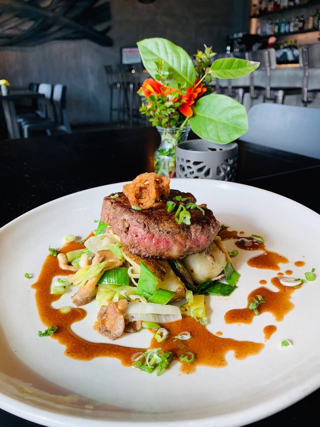 Blu Mist | Restaurant & Bar | restaurant | 1400 Valley River Dr #130, Eugene, OR 97401, USA | 5416363306 OR +1 541-636-3306