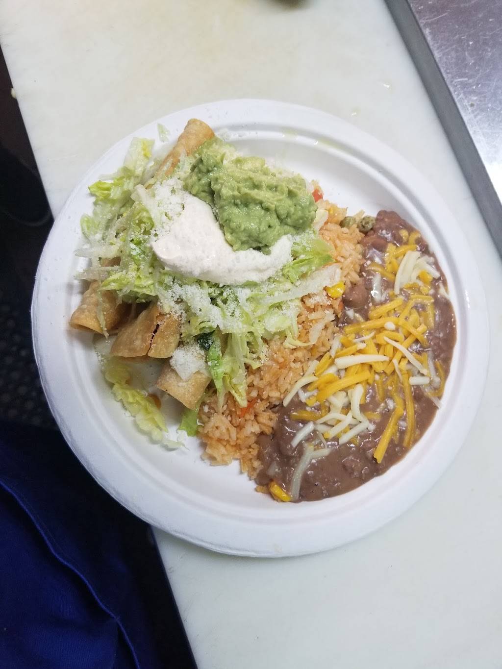 Junior’s Tacos | restaurant | 10417 S Prairie Ave, Inglewood, CA 90303, USA | 4243319330 OR +1 424-331-9330