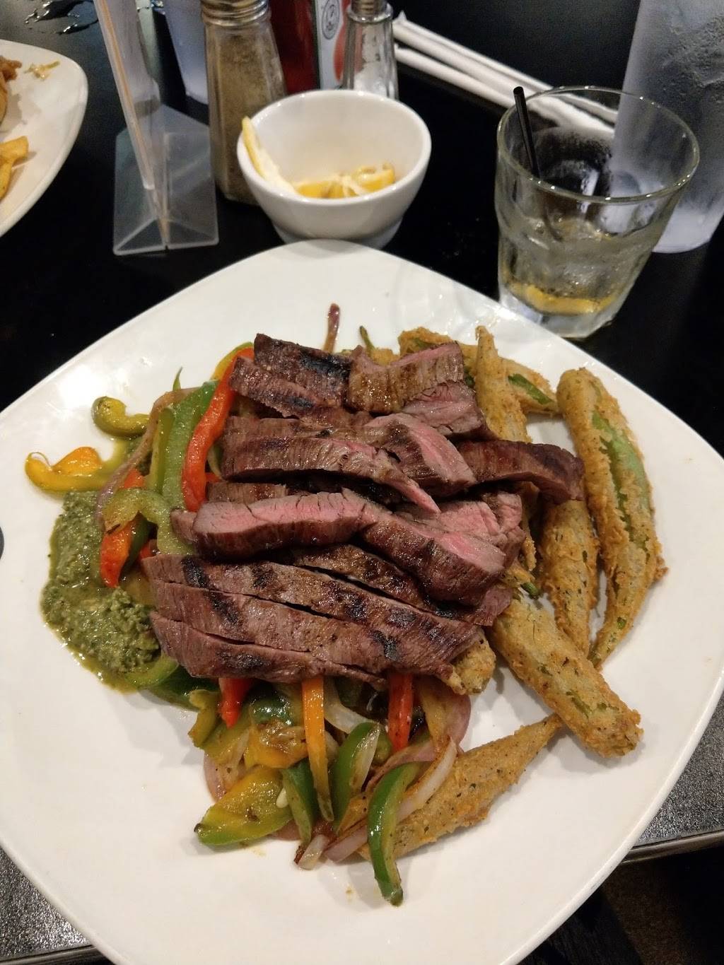 Roots Bistro & Bar | restaurant | 4810 Hope Valley Rd #101, Durham, NC 27707, USA | 9197484739 OR +1 919-748-4739