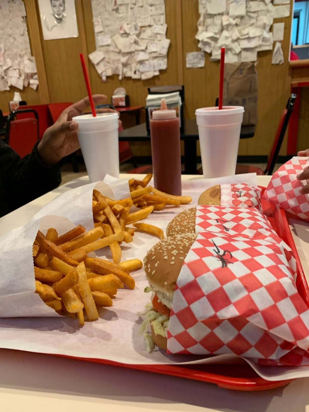 Wimpys Hamburgers | restaurant | 495 E Tulare St, Dinuba, CA 93618, USA | 5593155732 OR +1 559-315-5732