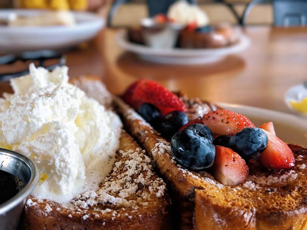 Hunter and Charlies | restaurant | 1050 Vine St, Los Angeles, CA 90038, USA | 3238484790 OR +1 323-848-4790