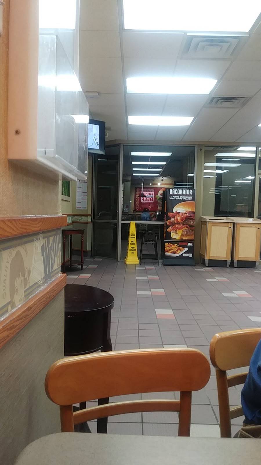 Wendys | restaurant | 181 Lefante Way, Bayonne, NJ 07002, USA | 2013398470 OR +1 201-339-8470