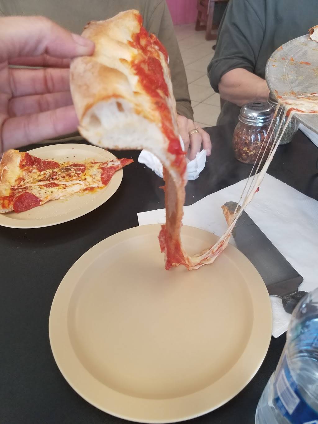 Milanos Pizzeria | restaurant | 18 N Pennsylvania Ave, Delmar, DE 19940, USA | 3028469066 OR +1 302-846-9066