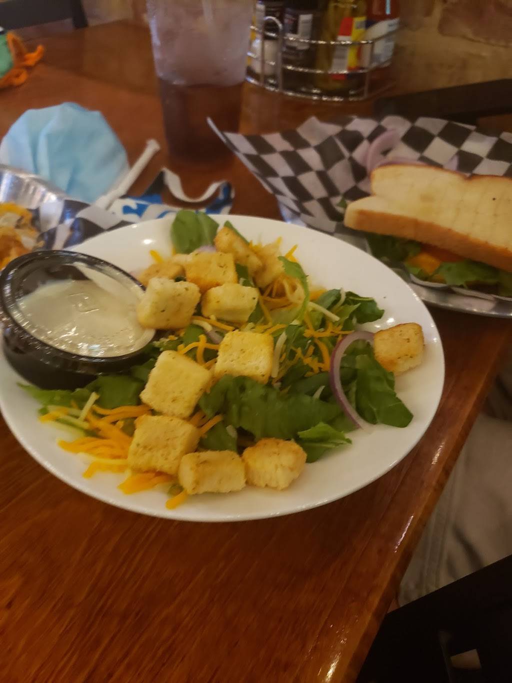 Rafters Music and Food - New Albany | restaurant | 704 W Bankhead St, New Albany, MS 38652, USA | 6625397400 OR +1 662-539-7400