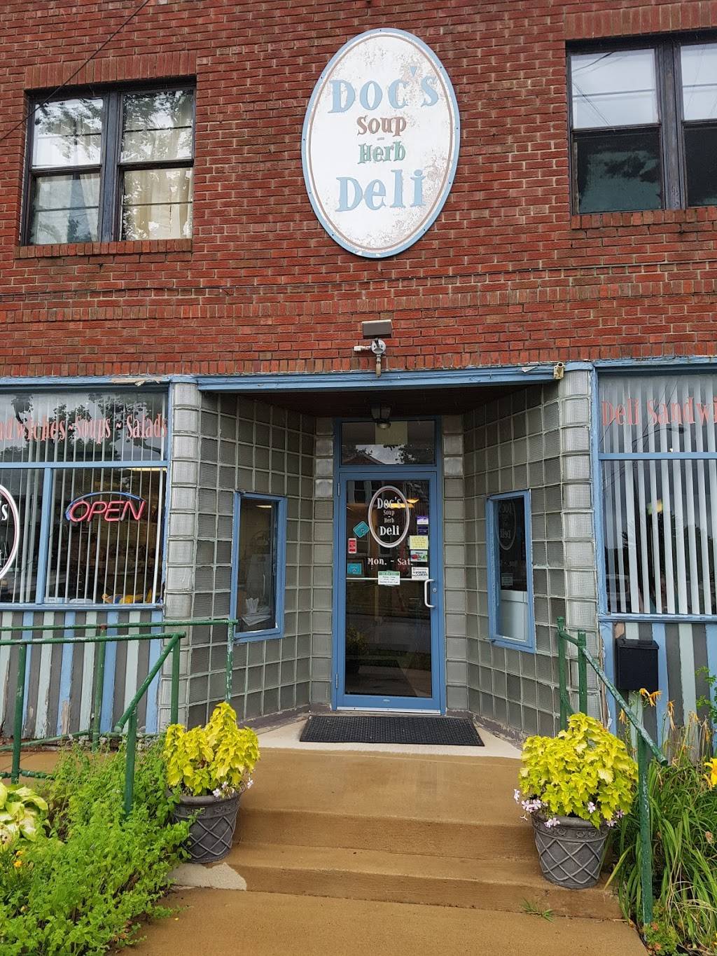 Docs Deli | restaurant | 424 Glessner Ave, Mansfield, OH 44903, USA | 4197757775 OR +1 419-775-7775