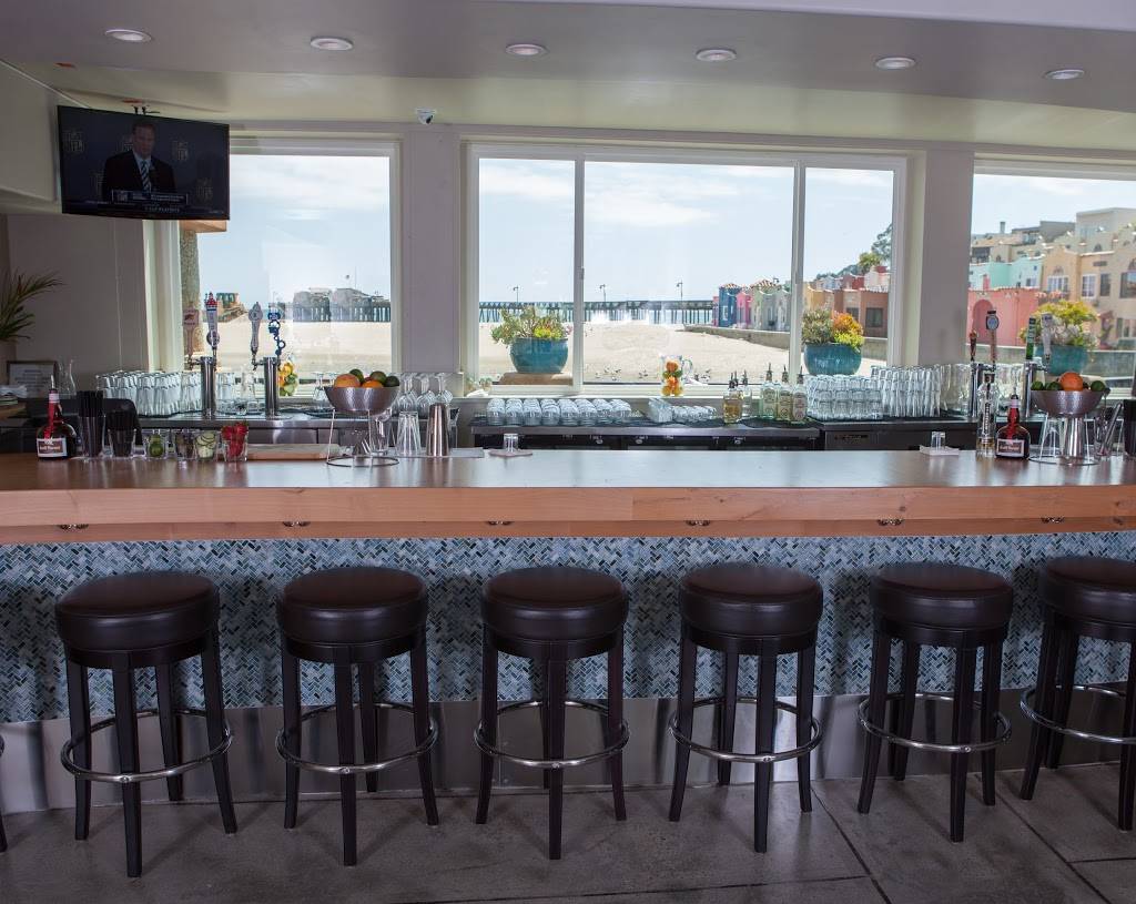 Margaritaville | restaurant | 231 Esplanade, Capitola, CA 95010, USA | 8314762263 OR +1 831-476-2263