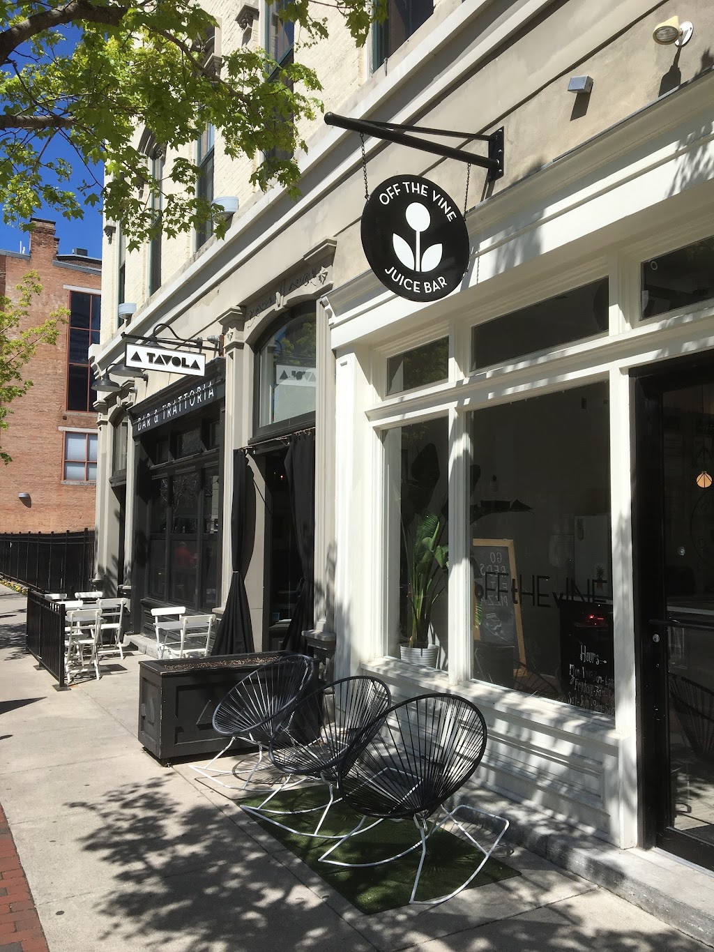 Off The Vine | restaurant | 109 E 12th St, Cincinnati, OH 45202, USA | 5133056020 OR +1 513-305-6020