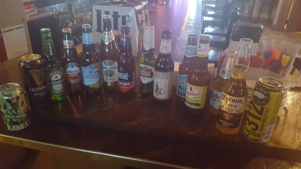 Tuckers on Grand | restaurant | 8260 Grand Ave, River Grove, IL 60171, USA | 7083955465 OR +1 708-395-5465