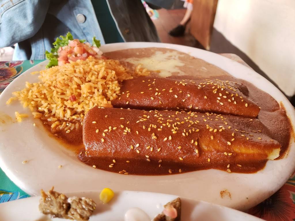 El Paseo Inn | restaurant | 11 Olvera St, Los Angeles, CA 90012, USA | 2136261361 OR +1 213-626-1361