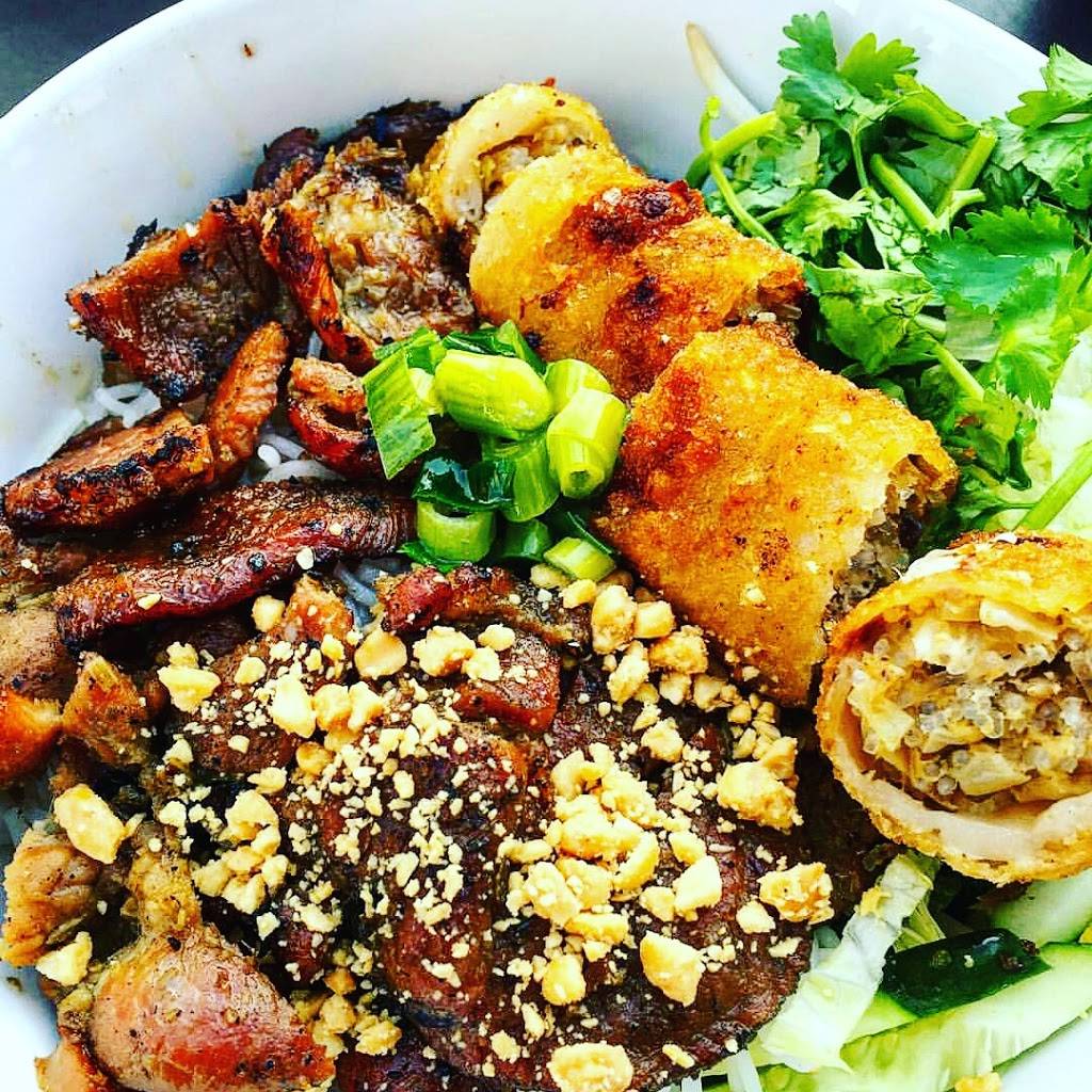 Pho Dlite | restaurant | 6840 Race Track Rd, Bowie, MD 20715, USA | 2409296853 OR +1 240-929-6853