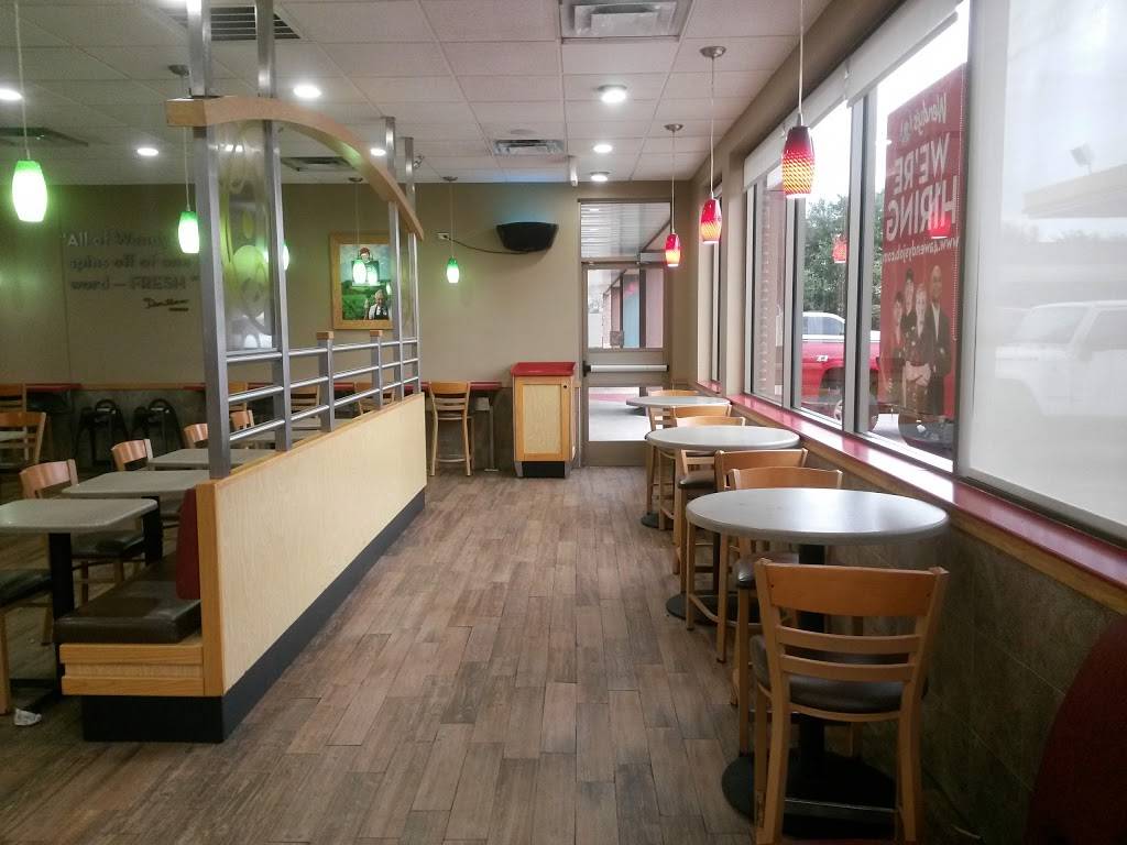 Wendys | restaurant | 2050 Holleman Dr W, College Station, TX 77840, USA | 9797642930 OR +1 979-764-2930