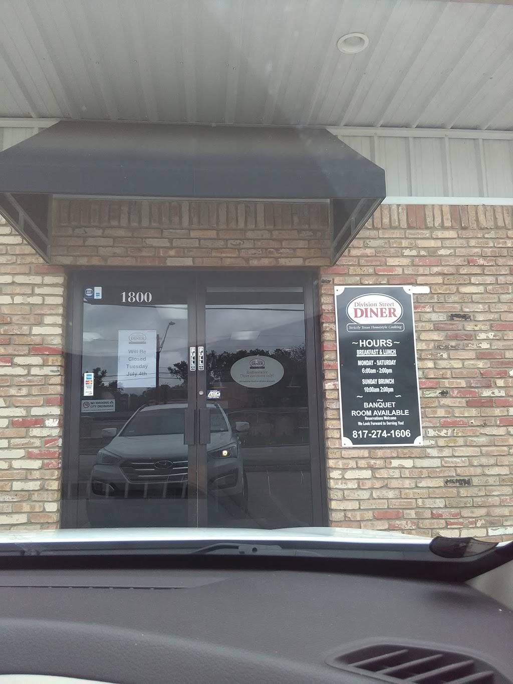 Division Street Diner | restaurant | 1800 W Division St, Arlington, TX 76012, USA | 8172741606 OR +1 817-274-1606