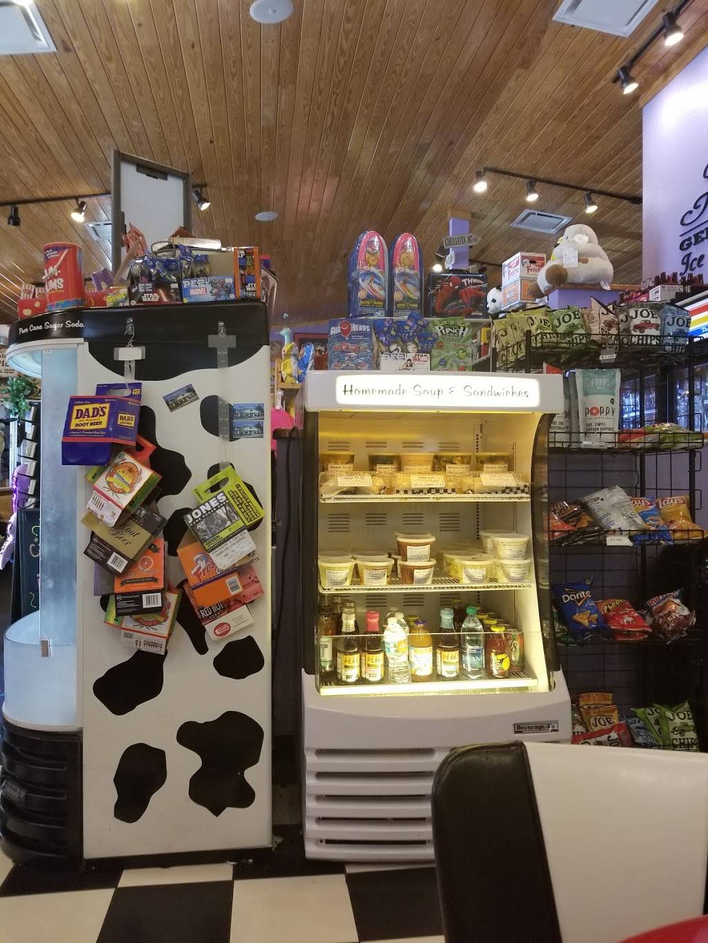 Neighbors General Store | restaurant | 5980 Spruce Creek Rd, Port Orange, FL 32127, USA | 3864922930 OR +1 386-492-2930