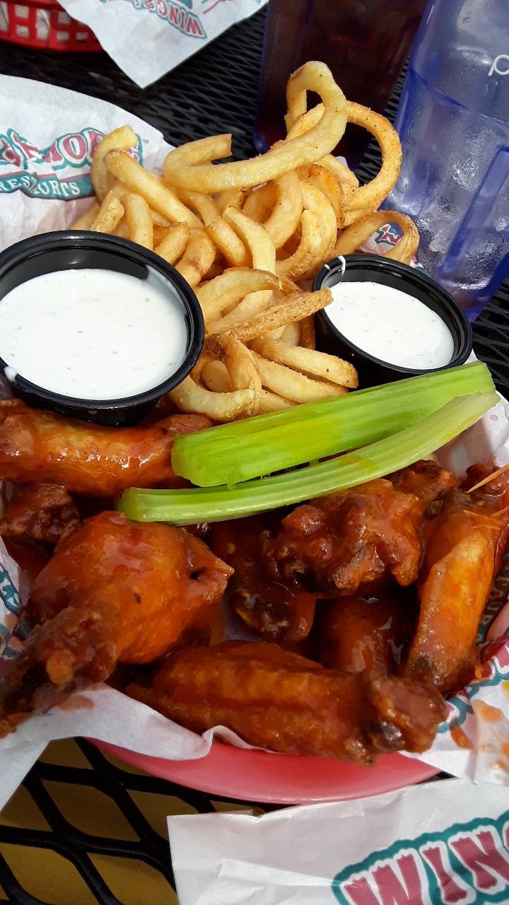 Wings N More Restaurant and Bar | restaurant | 16580 Interstate 45 S, Conroe, TX 77384, USA | 9363210600 OR +1 936-321-0600