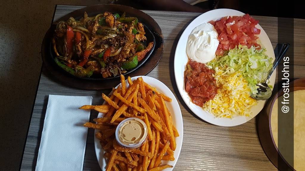 Frosty Johns Pub and Restaurant | restaurant | 100 Mearns Ave, Bowmanville, ON L1C 5M3, Canada | 9056236700 OR +1 905-623-6700