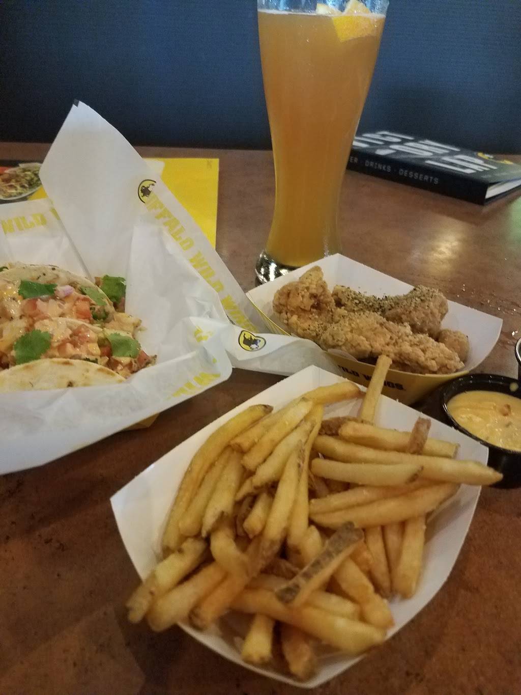 Buffalo Wild Wings | restaurant | 11215 Mall Cir, Waldorf, MD 20603, USA | 3018850614 OR +1 301-885-0614