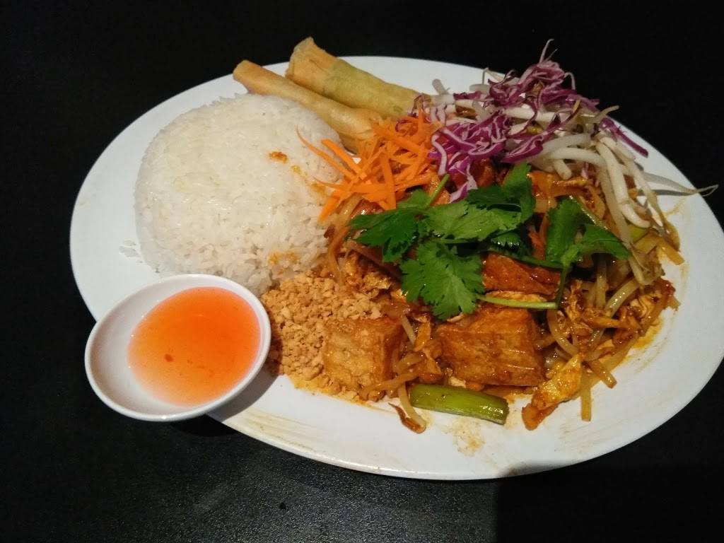 Coco Hut Thai Food | restaurant | 10690 Laurel Canyon Blvd, Pacoima, CA 91331, USA | 8183026145 OR +1 818-302-6145