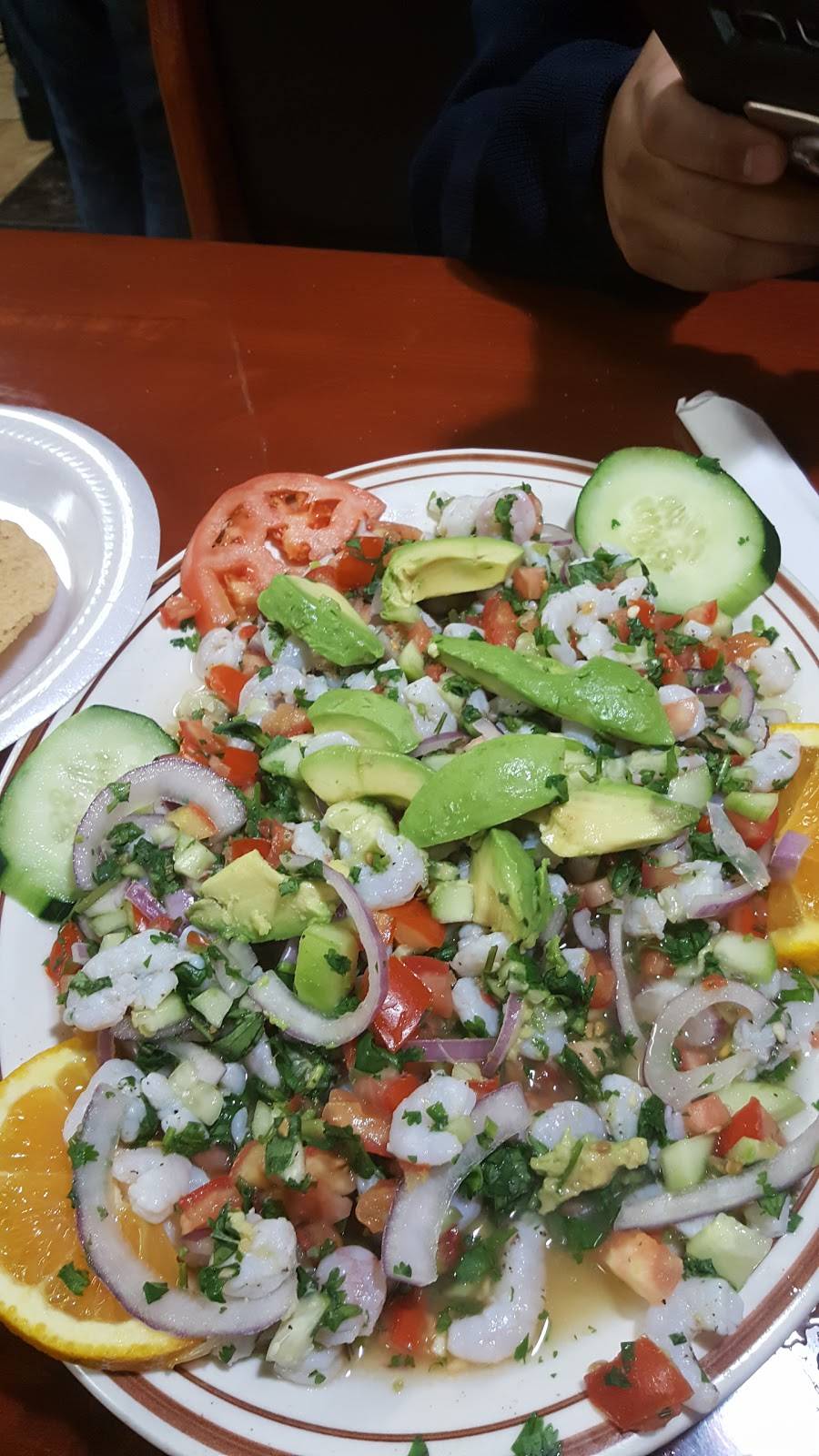 Mariscos Los Sauces | restaurant | 742 Burnham Ave, Calumet City, IL 60409, USA | 7089337340 OR +1 708-933-7340