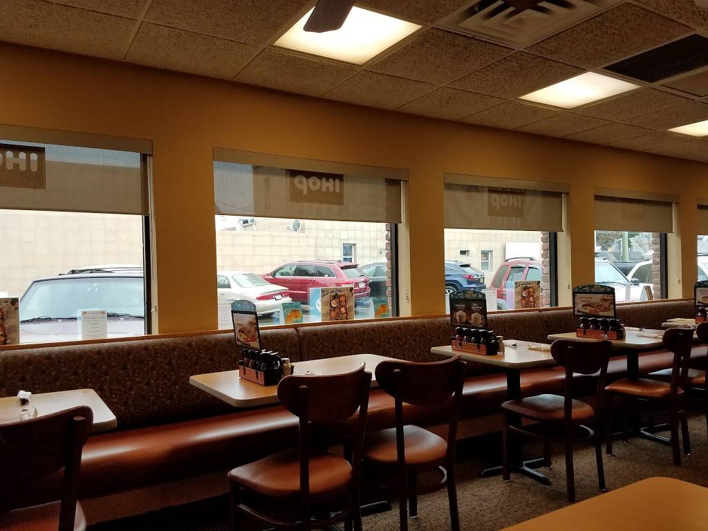 IHOP | restaurant | 145 Hillside Avenue, Williston Park, NY 11596, USA | 5167468421 OR +1 516-746-8421