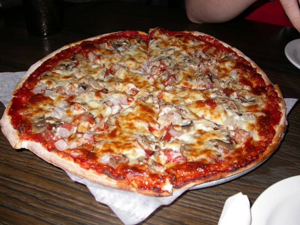A & A Pagliais Pizza | restaurant | 302 E Bloomington St, Iowa City, IA 52245, USA | 3193515073 OR +1 319-351-5073