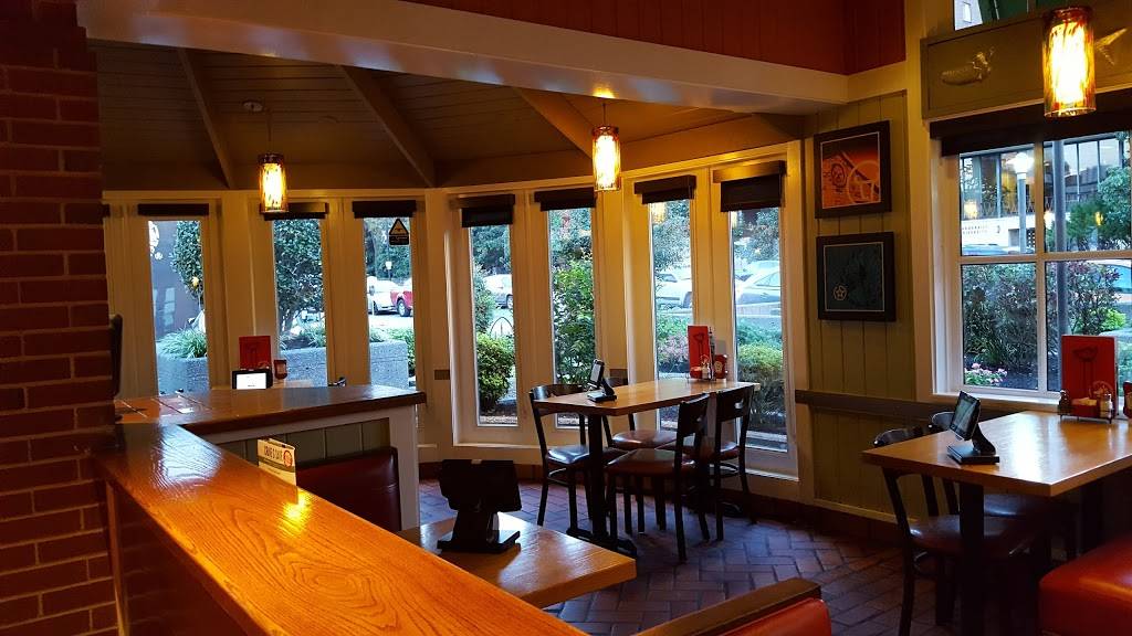 Chilis Grill & Bar | restaurant | 2322 West End Ave, Nashville, TN 37203, USA | 6153271588 OR +1 615-327-1588