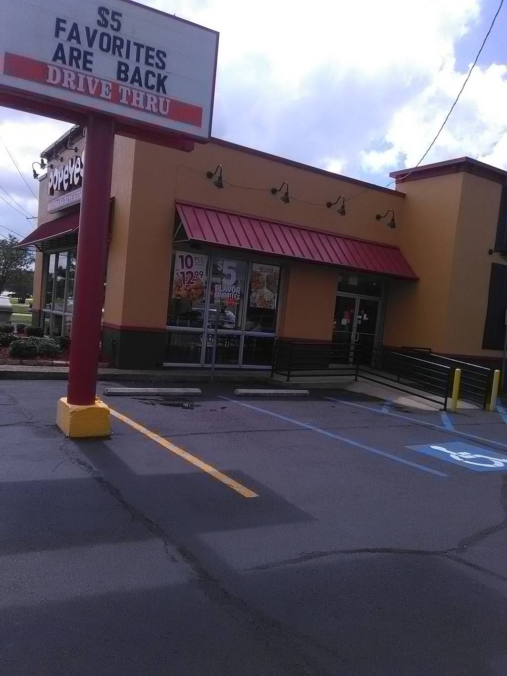 Popeyes Louisiana Kitchen | restaurant | 4701 Veterans Memorial Blvd, Metairie, LA 70006, USA | 5048881655 OR +1 504-888-1655