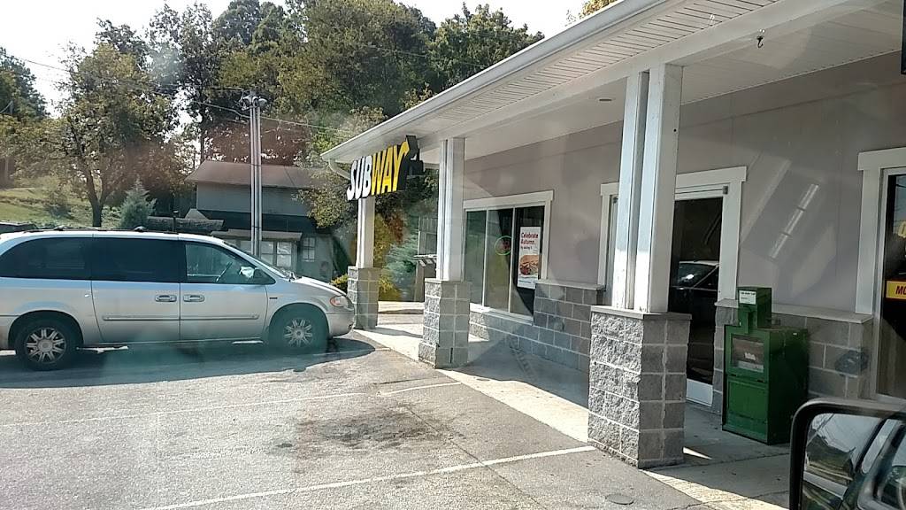 Subway | restaurant | 502 US-321, Lenoir City, TN 37771, USA | 8659886789 OR +1 865-988-6789