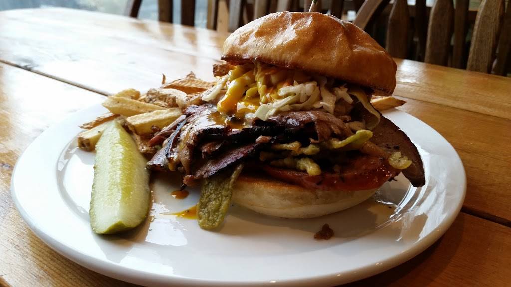 120 Taphouse & Bistro | restaurant | 120 E Michigan Ave, Paw Paw, MI 49079, USA | 2696573654 OR +1 269-657-3654