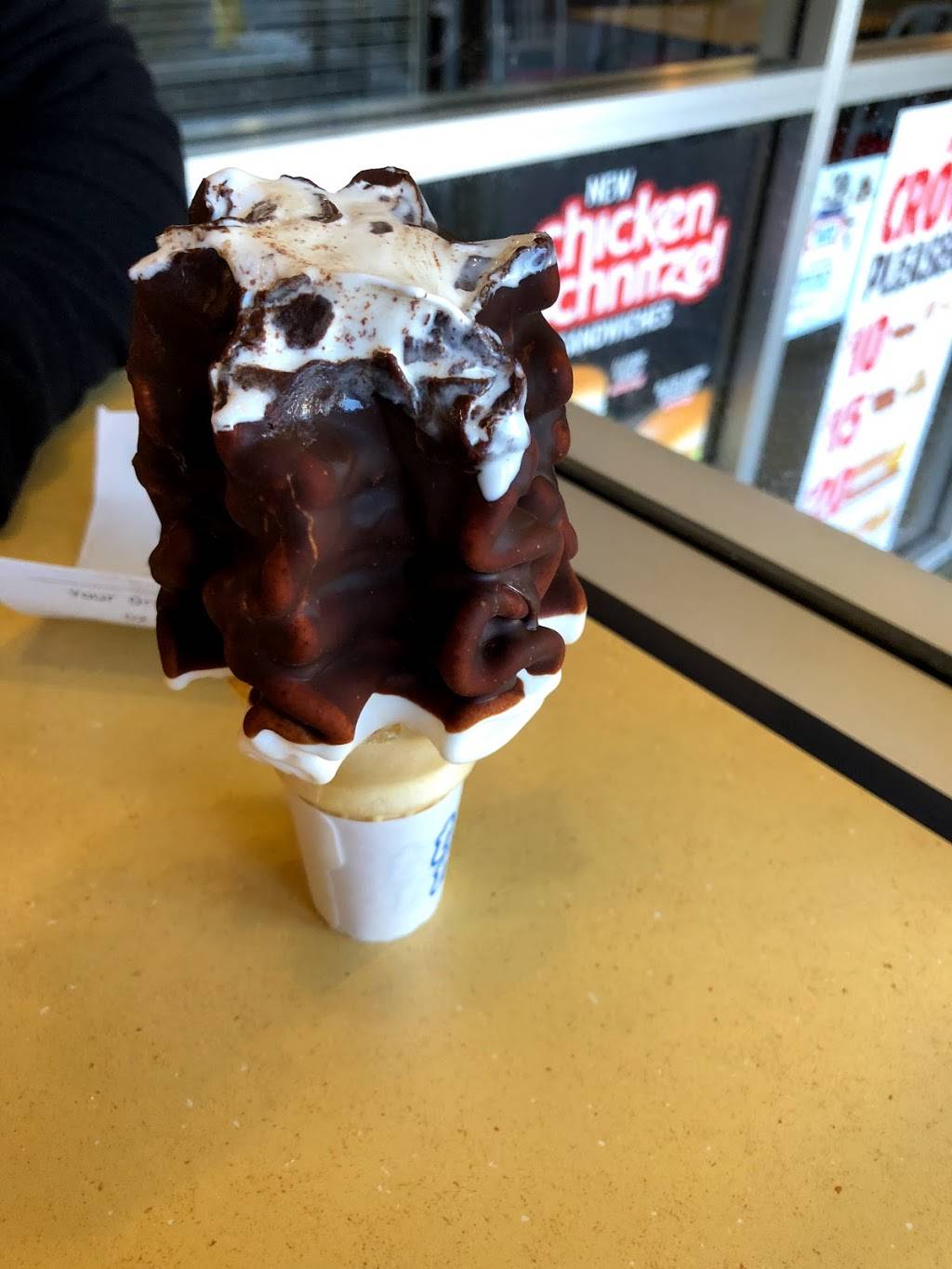 Wienerschnitzel | restaurant | 3789 Crenshaw Blvd, Los Angeles, CA 90016, USA | 3232963299 OR +1 323-296-3299