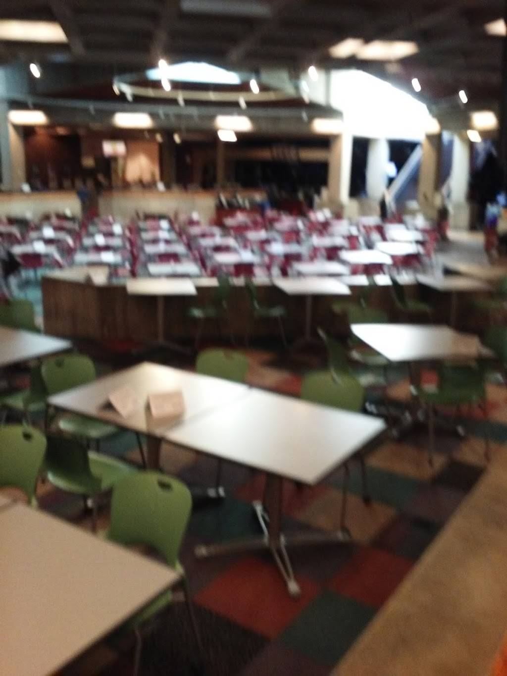 Maucker Union | restaurant | 063 Sabin-Maucker, Cedar Falls, IA 50614, USA | 3192732256 OR +1 319-273-2256