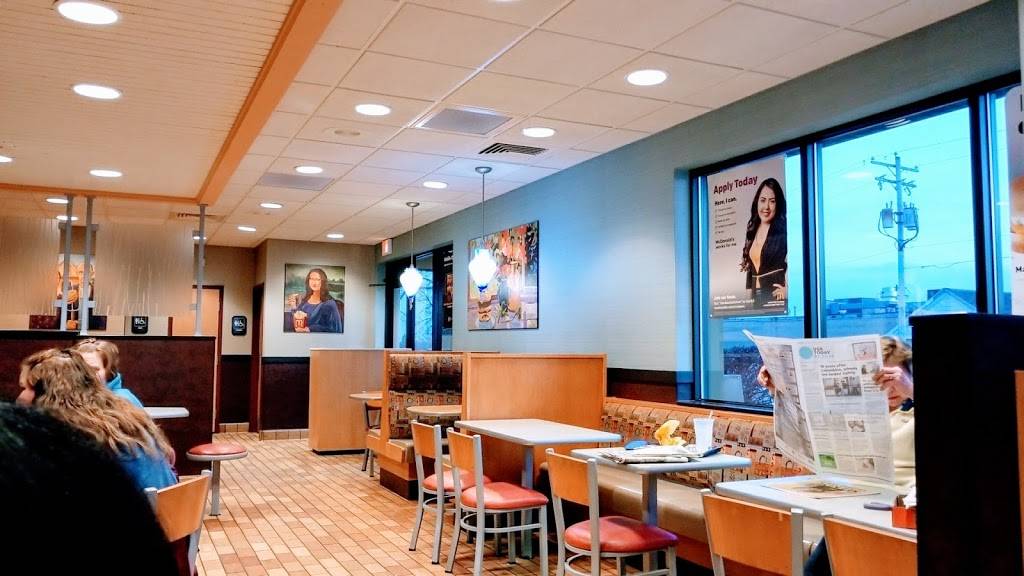 McDonalds | cafe | 1903 S Webster Ave, Green Bay, WI 54301, USA | 9204329220 OR +1 920-432-9220