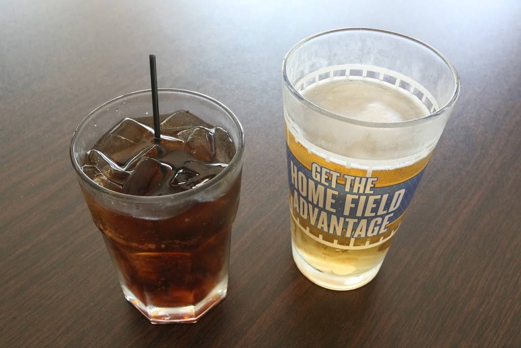 Best Little Wherehouse Bar & Grill | restaurant | 1105 N Collins Blvd, Covington, LA 70433, USA | 9853275182 OR +1 985-327-5182