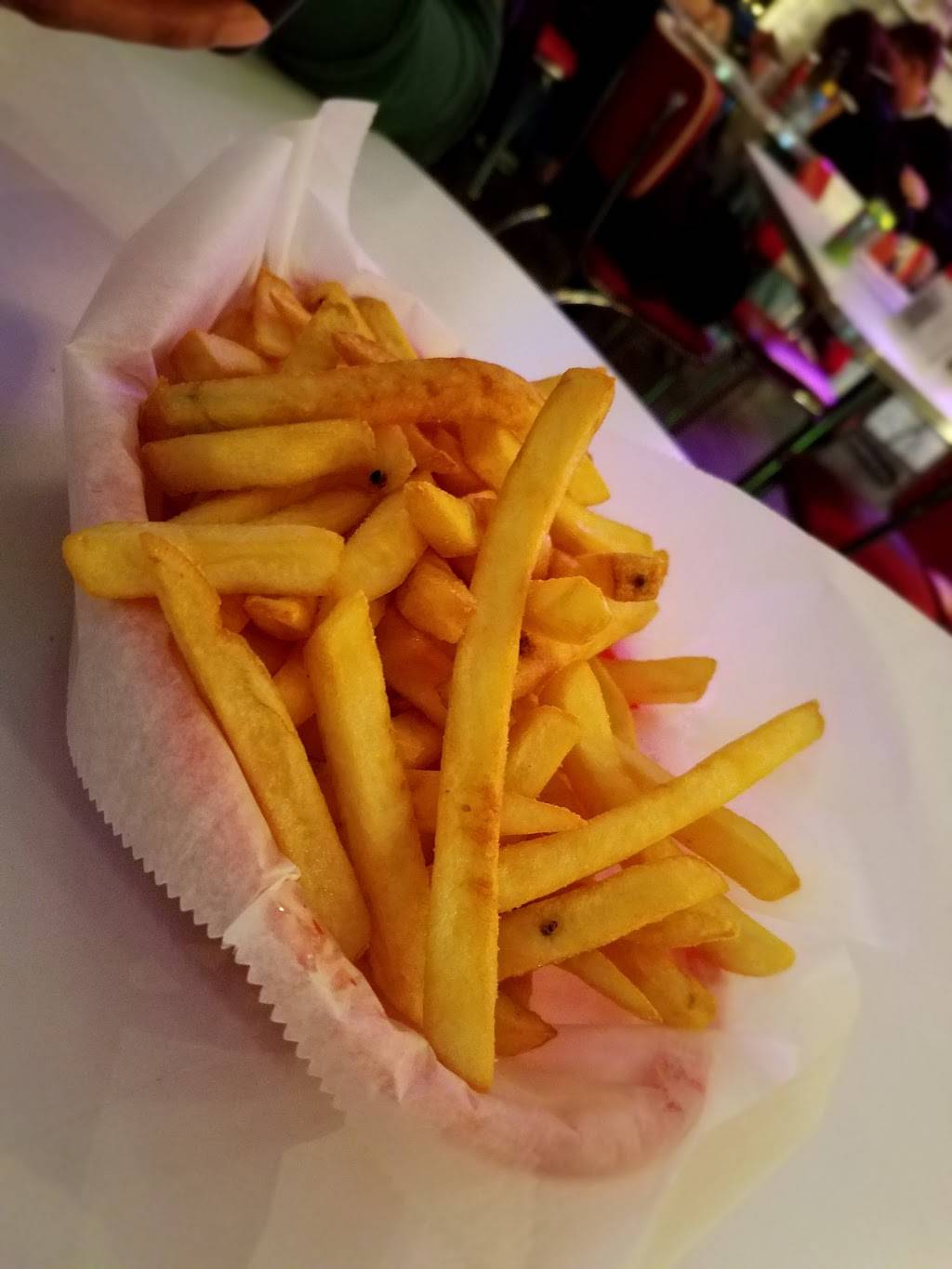 Retro Burger & Ice Cream | restaurant | 795 Massachusetts Ave, Arlington, MA 02476, USA | 7817772139 OR +1 781-777-2139