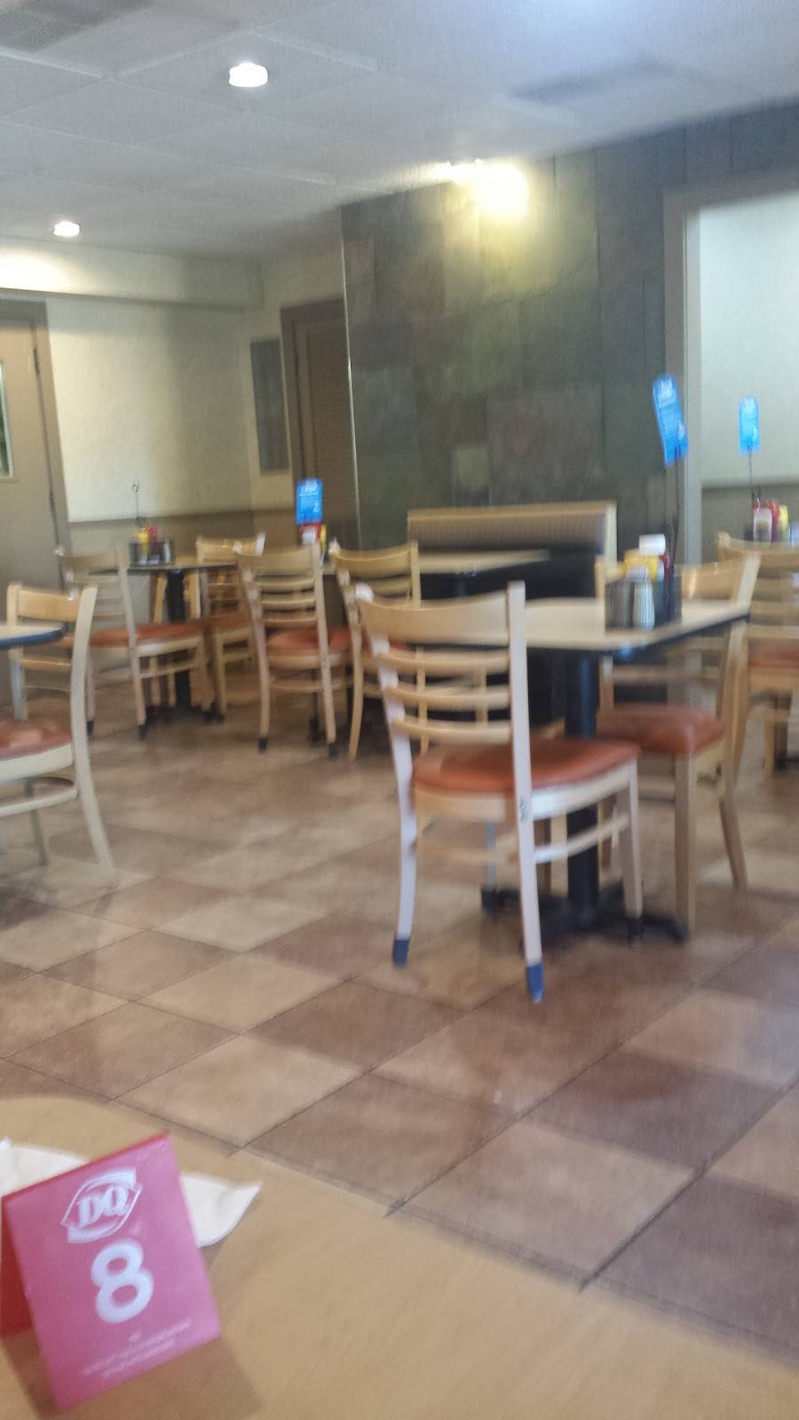 Dairy Queen Grill & Chill | restaurant | 910 W E Main St, Carmi, IL 62821, USA | 6183822536 OR +1 618-382-2536