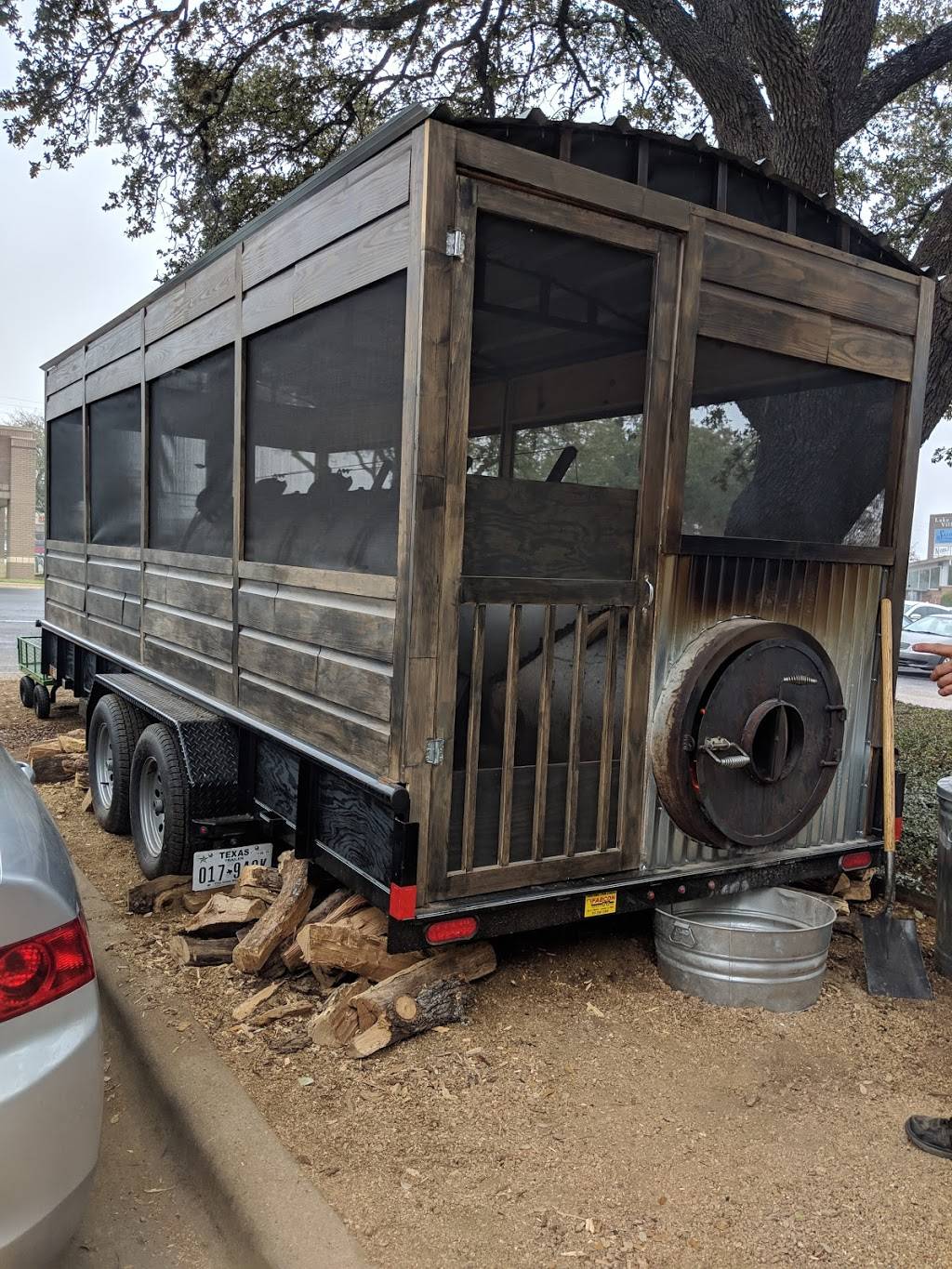 Interstellar BBQ | restaurant | 12233 Ranch Rd 620 N Ste. 105, Austin, TX 78750, USA | 5123826248 OR +1 512-382-6248