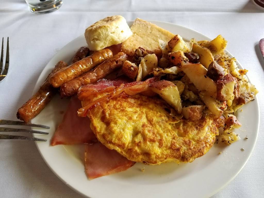 Chief ONeills Pub & Restaurant | restaurant | 3471 N Elston Ave, Chicago, IL 60618, USA | 7735833066 OR +1 773-583-3066