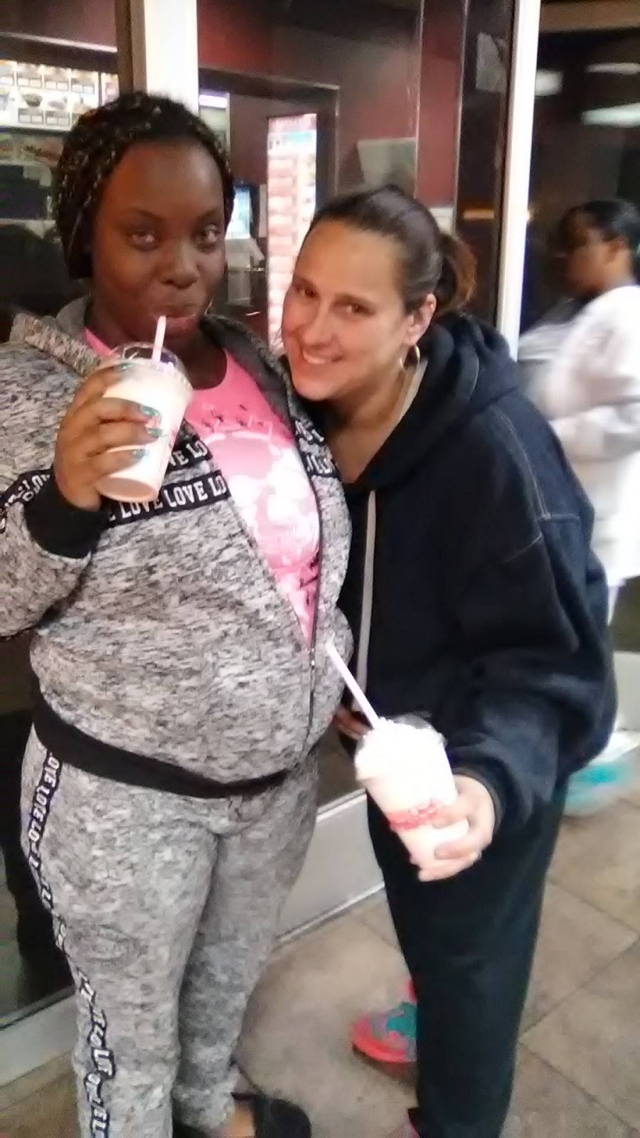 Jack in the Box | restaurant | 43628 W, 10th St W, Lancaster, CA 93534, USA | 6619420522 OR +1 661-942-0522