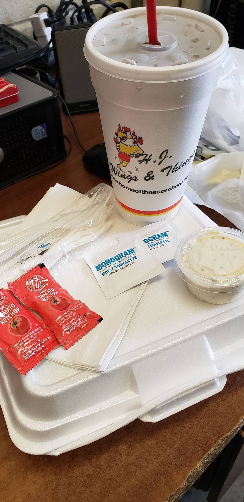 HJ Wings & Things Express | restaurant | 565 Hwy 74 S, Peachtree City, GA 30269, USA | 6788330655 OR +1 678-833-0655