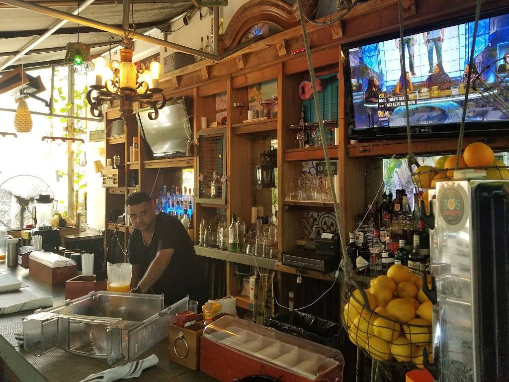 Más Cuba Cafe | night club | 318 20th St, Miami Beach, FL 33139, USA | 3055342270 OR +1 305-534-2270