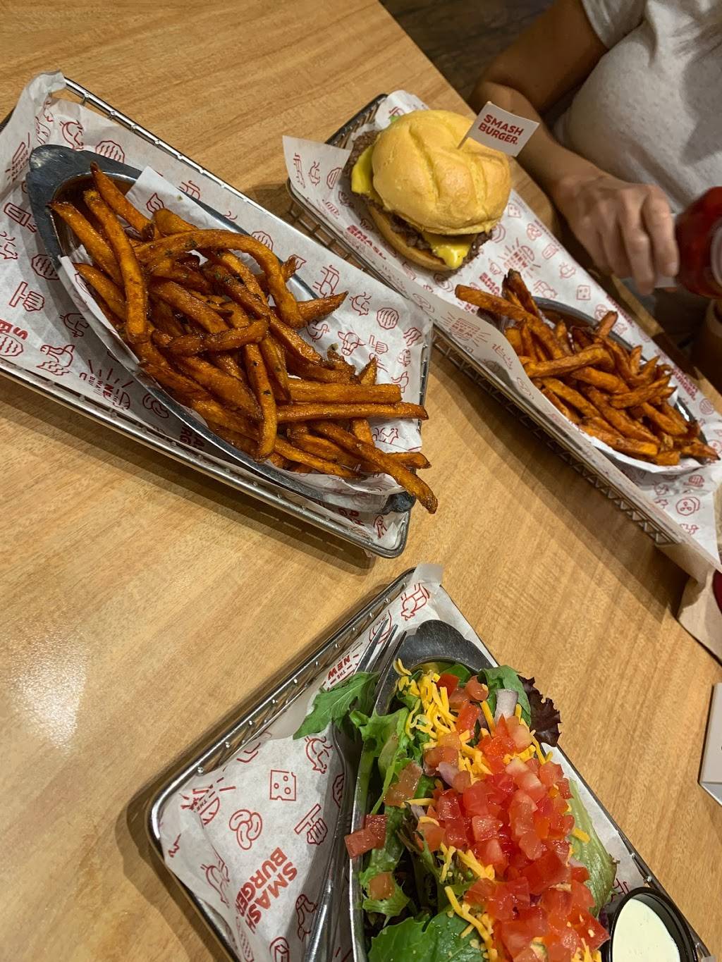 Smashburger | restaurant | 500 SE Walton Blvd Suite #2, Bentonville, AR 72712, USA | 4798026250 OR +1 479-802-6250