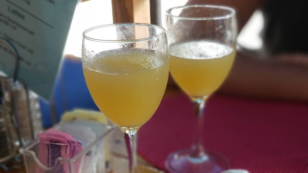 Cathys Beach Connection | restaurant | 12850 US-1, Juno Beach, FL 33408, USA | 5616262262 OR +1 561-626-2262