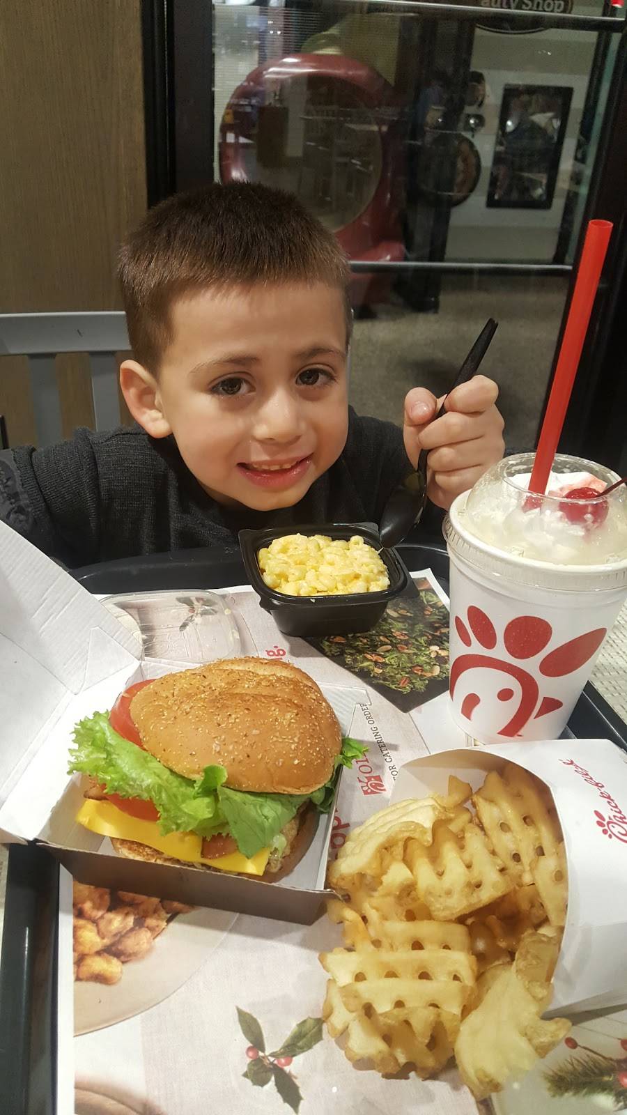 Chick-fil-A | restaurant | 13720 East Fwy, Houston, TX 77015, USA | 7134553760 OR +1 713-455-3760