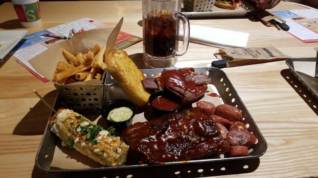 Chilis Grill & Bar | meal takeaway | 80-16 Cooper Ave, Glendale, NY 11385, USA | 7183664272 OR +1 718-366-4272