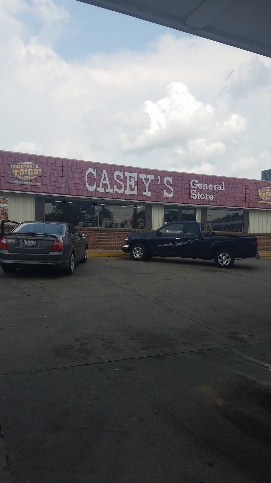Caseys | meal takeaway | 201 W, IL-125, Pleasant Plains, IL 62677, USA | 2176261696 OR +1 217-626-1696