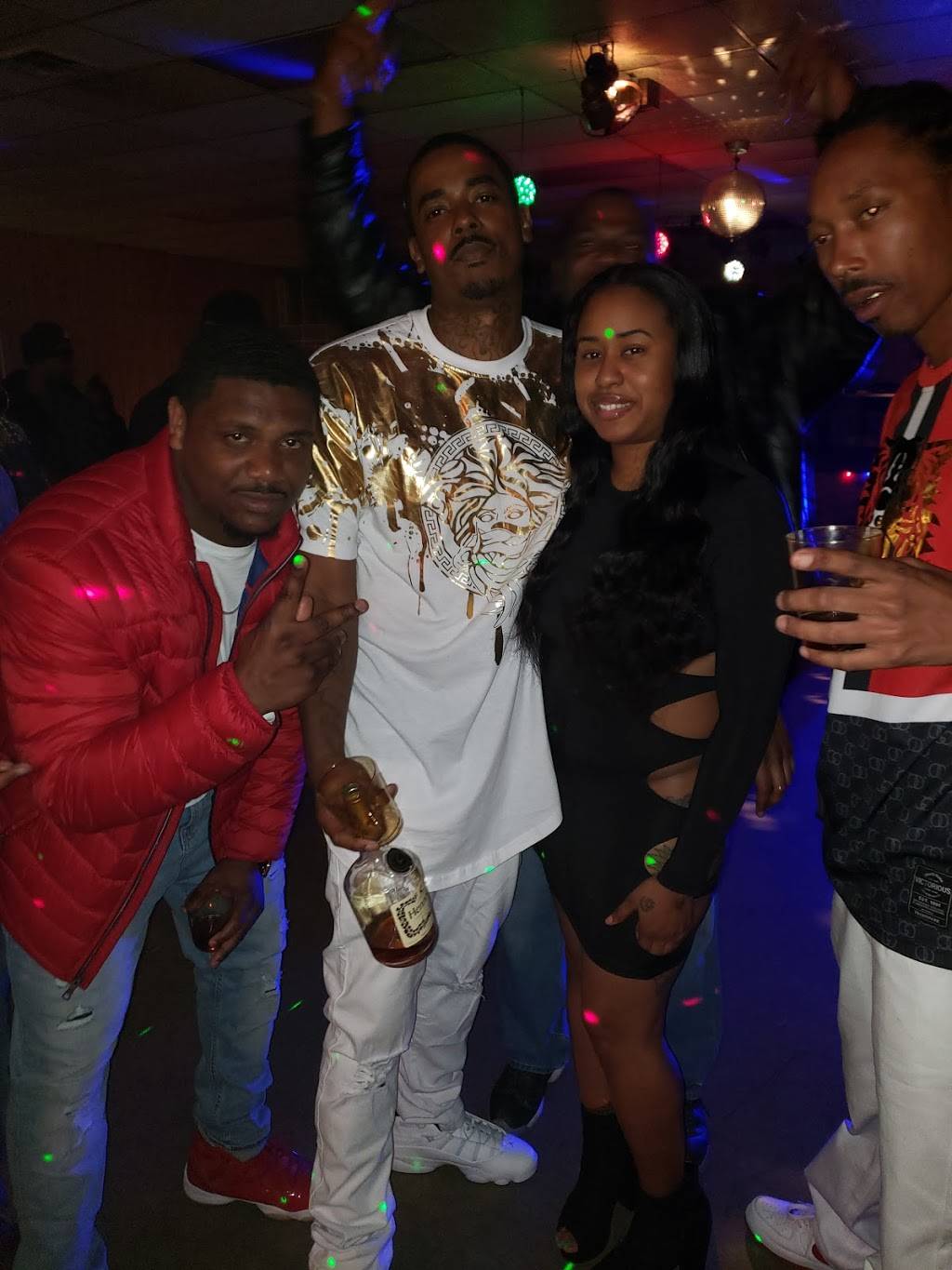 Starlight Arena & Disco | restaurant | 33 Jackson Rd, Victoria, VA 23974, USA | 4346963255 OR +1 434-696-3255