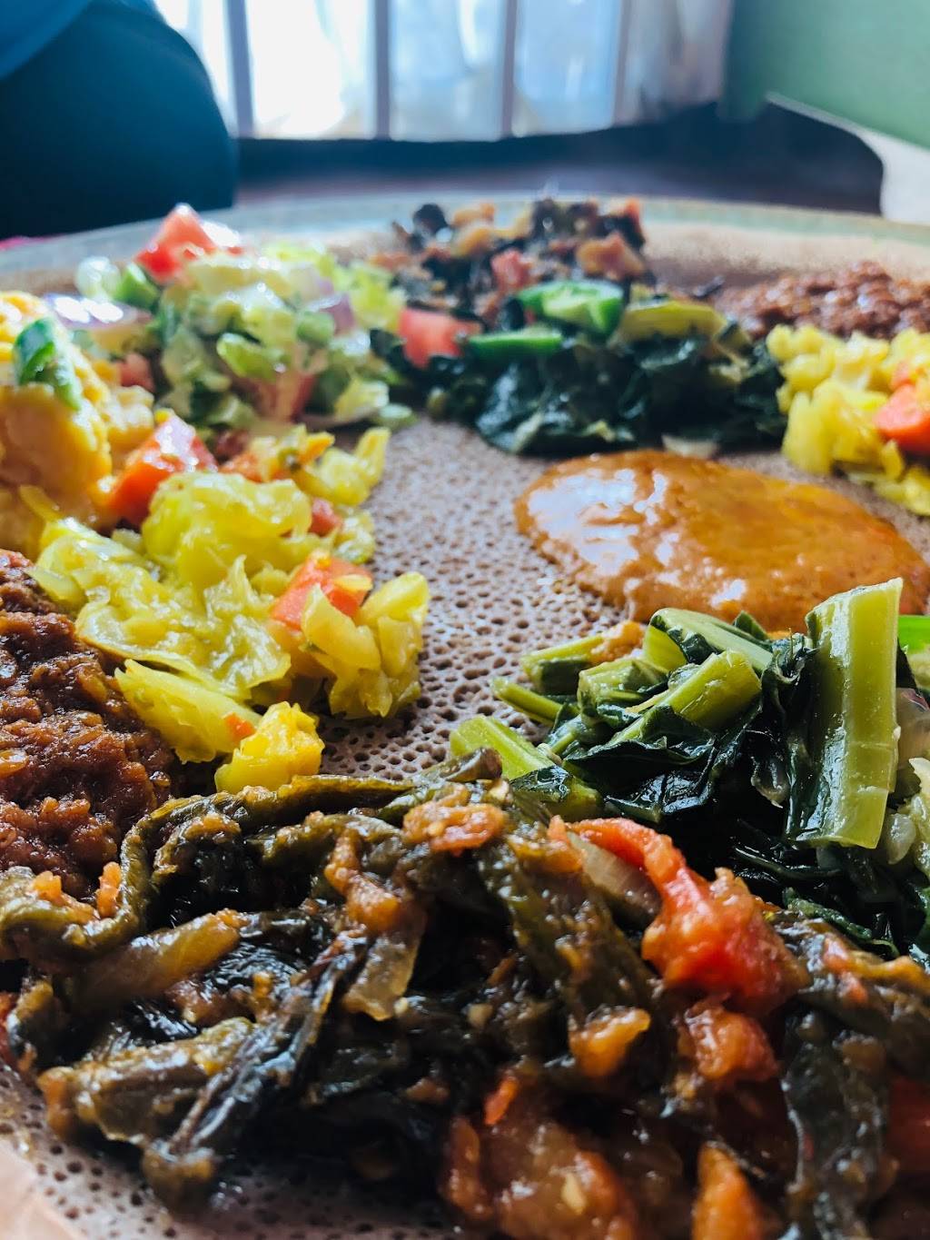 Emma Habesha Restaurant | restaurant | 726 N La Brea Ave, Inglewood, CA 90302, USA | 4243315650 OR +1 424-331-5650
