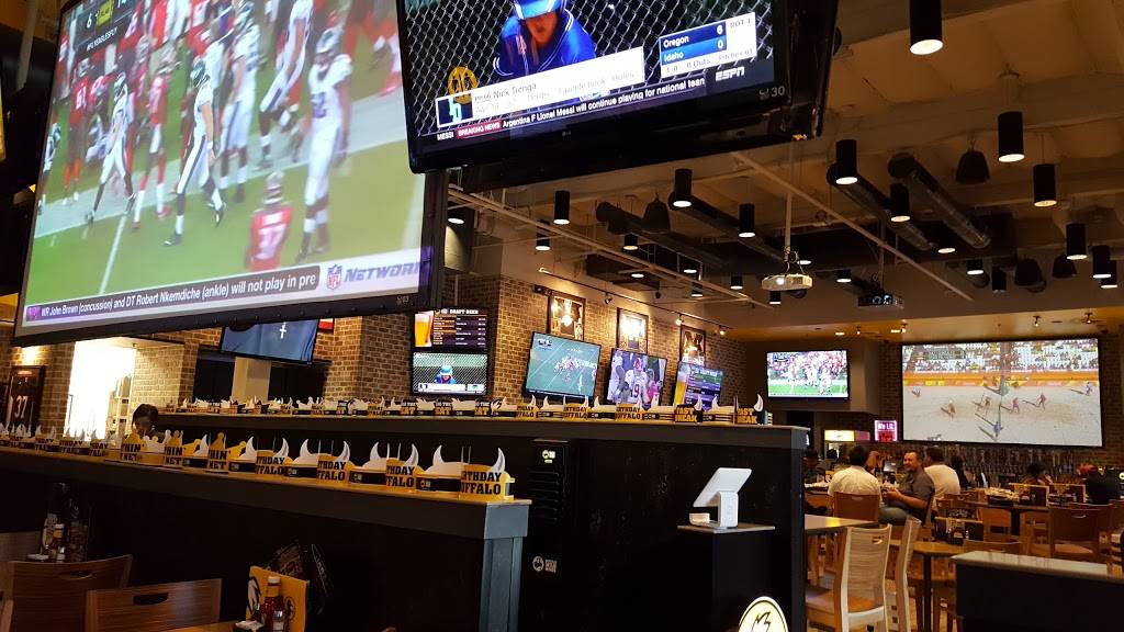 Buffalo Wild Wings | restaurant | 12411 Limonite Ave Suite 650, Eastvale, CA 91752, USA | 9513606086 OR +1 951-360-6086