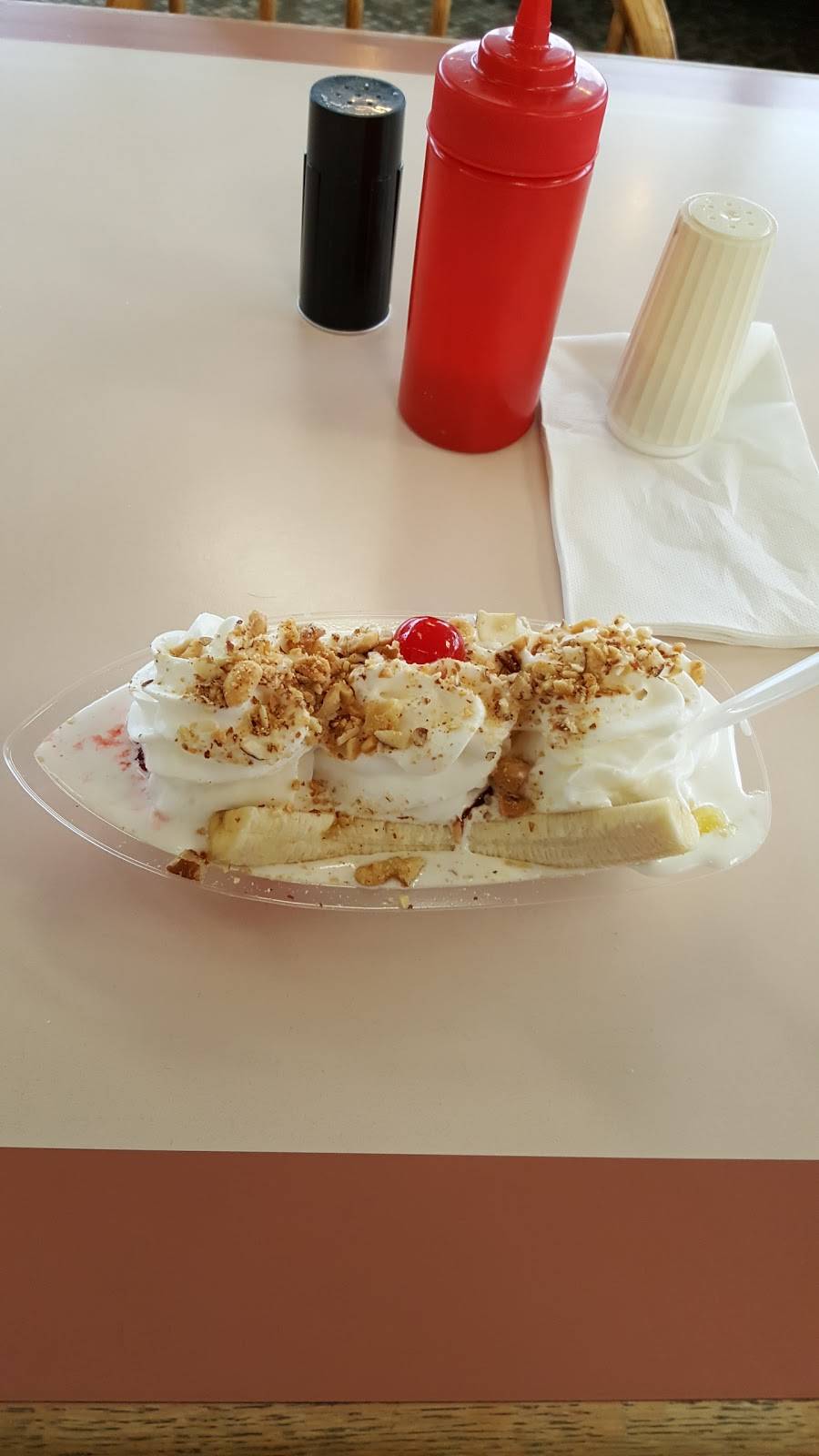 Fillmores Dairy Hut | restaurant | 7500 Burlington Pike, Florence, KY 41042, USA | 8593717221 OR +1 859-371-7221